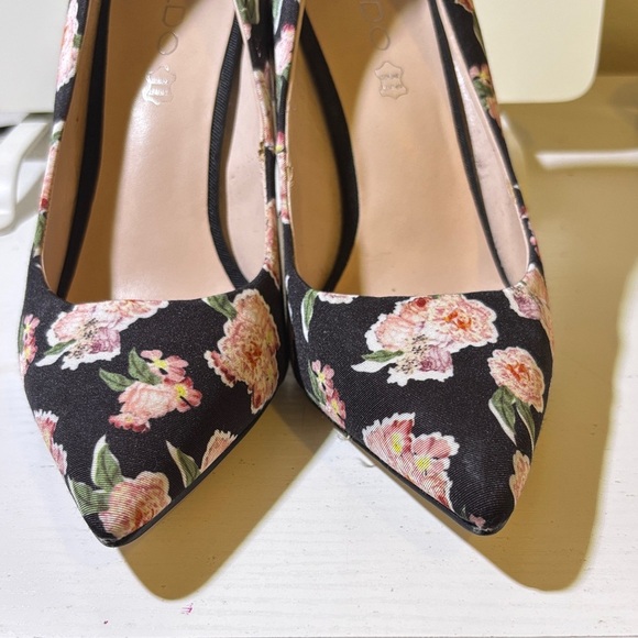 Aldo Floral Black and Pink Heels - Picture 2 of 7